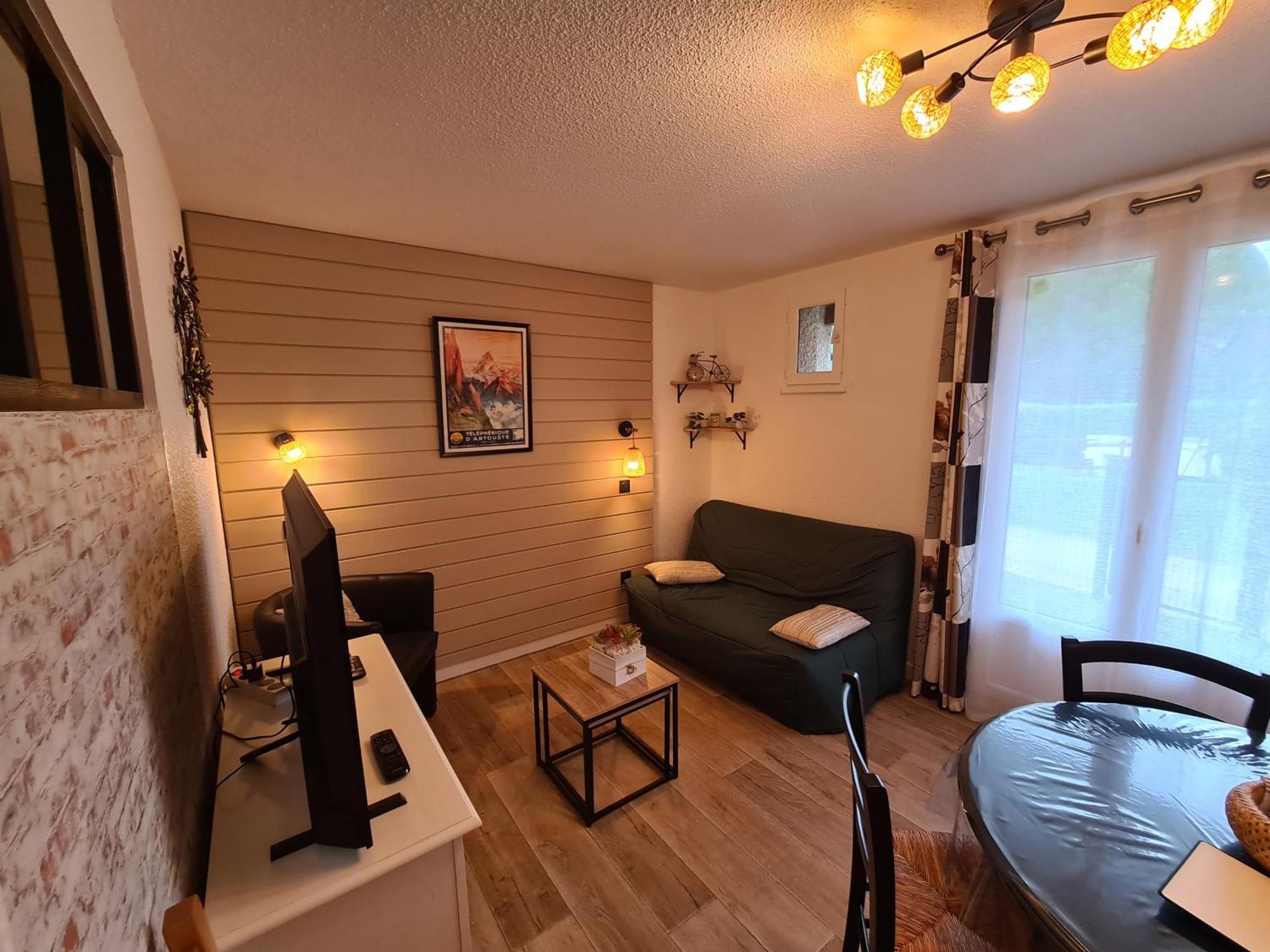Escapade Montagne En Famille, Appartement Cosy Avec Piscine Couverte Bielle Εξωτερικό φωτογραφία